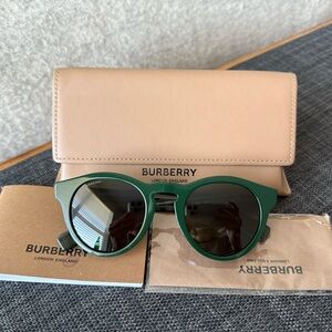 Burberry Brown Sunglasses with Case Reid